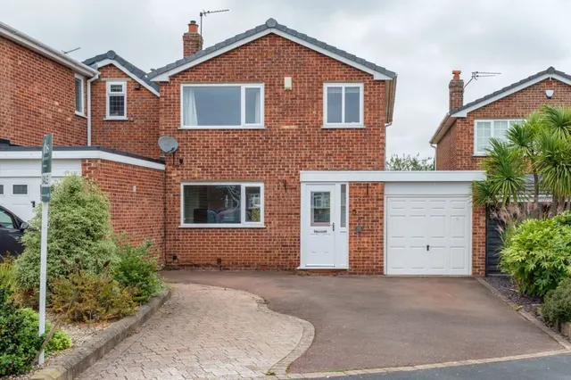 Sycamore Road, East Leake, LE12, photo 1