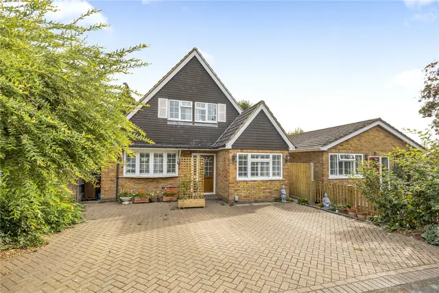 Revesby Close, West End, GU24, photo 1