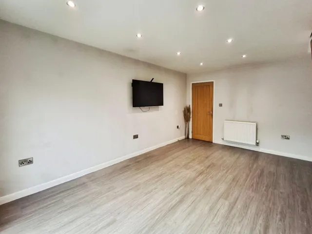 Beck Way, Thurlby, PE10, photo 3