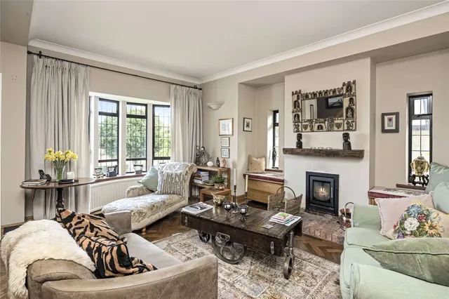 Photo 2 — King Henrys Road, Lewes, East Sussex, BN7 1BU