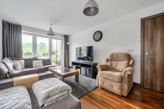 Kings Mill Way, Denham, UB9, photo 2