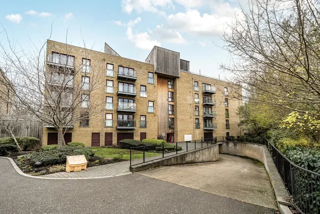 Kings Mill Way, Denham, UB9, photo 1
