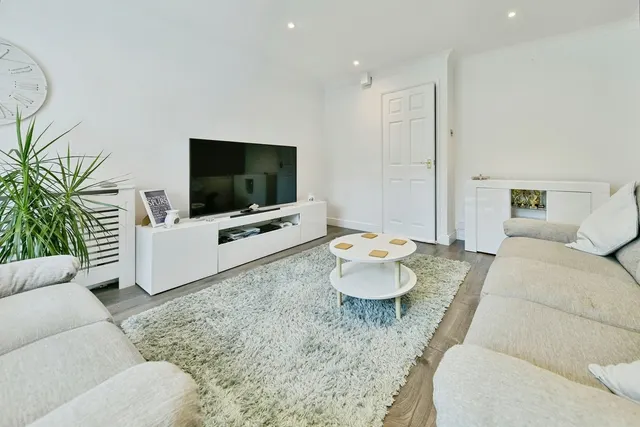 Photo 3 — Lime Close, STEVENAGE, Hertfordshire, SG2