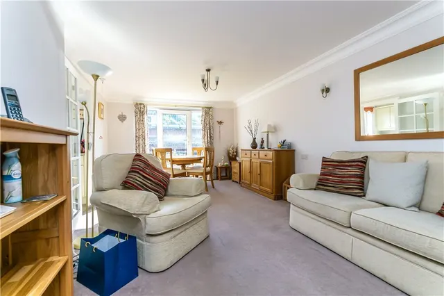 Pegasus Court, Stafford Road, Caterham, Surrey, CR3, photo 1