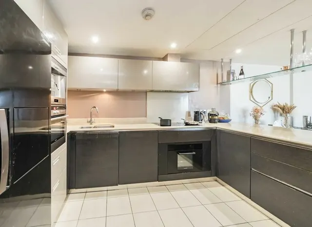 Juniper Drive, Battersea Reach, SW18, photo 3