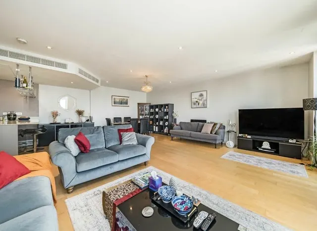 Juniper Drive, Battersea Reach, SW18, photo 2
