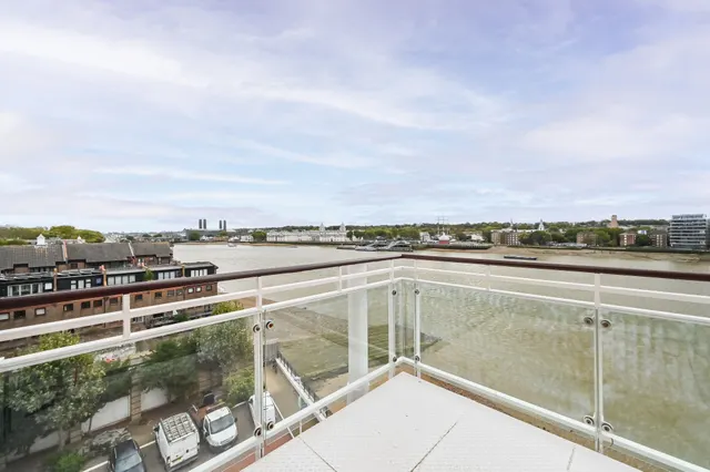 London, E14, photo 2