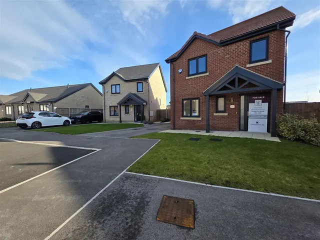 Photo 2 — Heather Pastures Eastfield, Scarborough YO11 3YH
