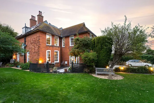 7 bedroom house, Selden Road, Worthing, BN11