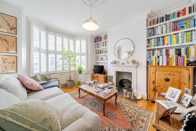 Photo 2 — Gladwyn Road, Putney, London, SW15