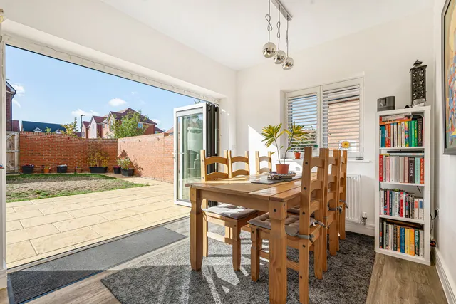 Foxcote Crescent, Didcot, photo 2