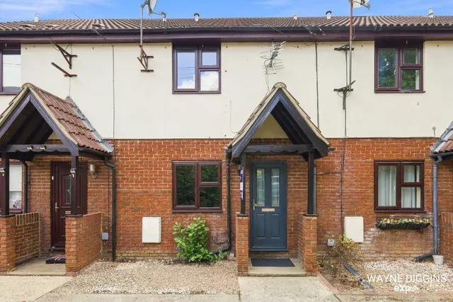 Broome Place, South Ockendon, RM15, photo 1