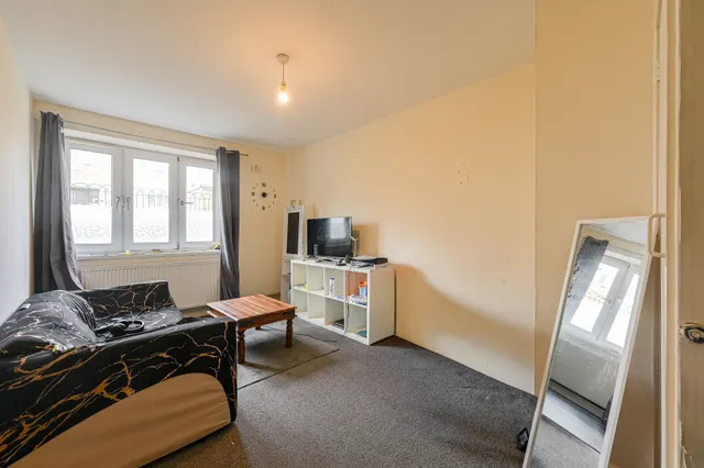 Flat 4, 82 Maryon Road, London, photo 1