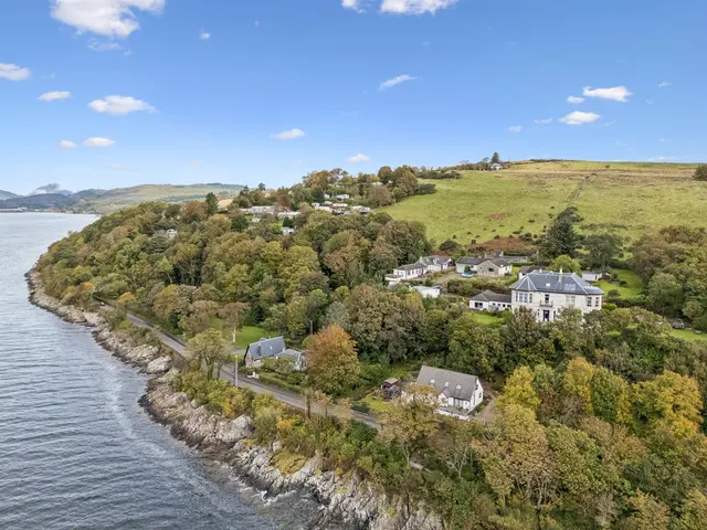 Shore Road, Cove, G84, photo 3
