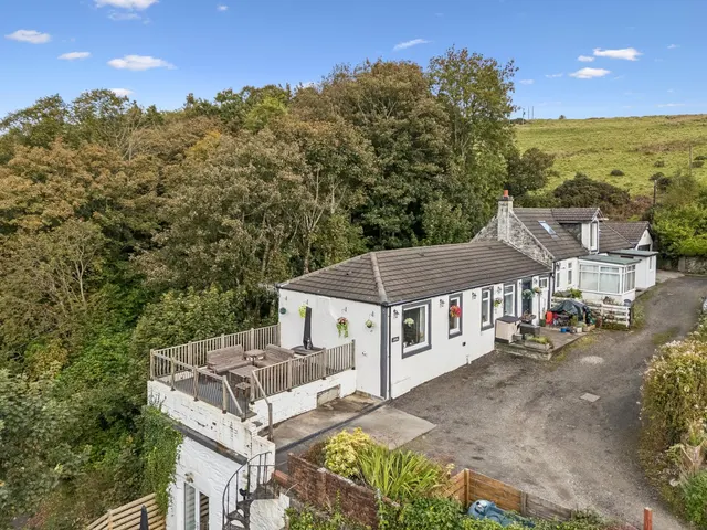 Shore Road, Cove, G84, photo 1