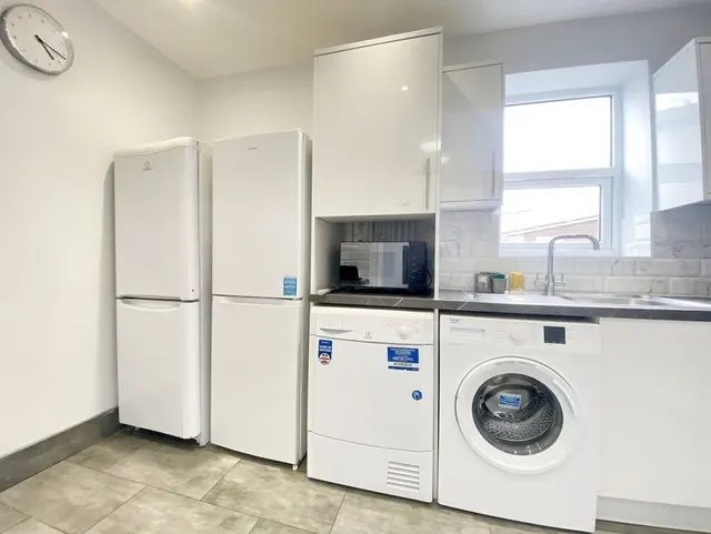 Cowley Road, Uxbridge, UB8, photo 2