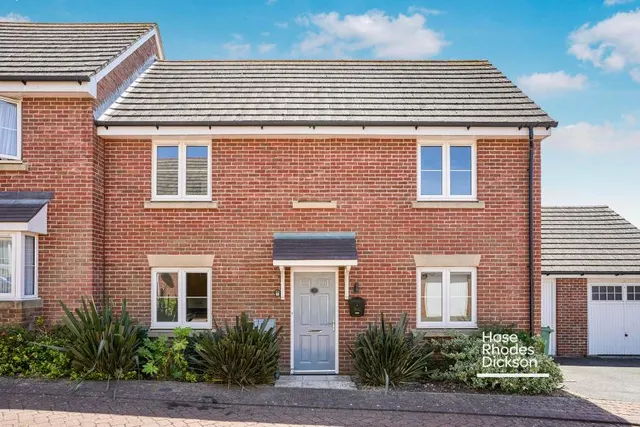 Haven Close, East Cowes, PO32, photo 1