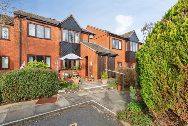 Albion Street, Oadby, LE2, photo 1