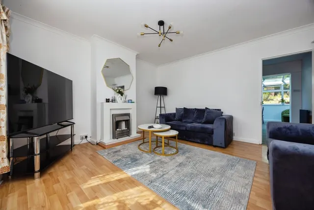 Woodside Road, Guildford, GU2, photo 2