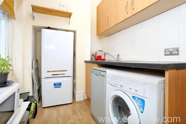 Photo 2 — Wymering Road, London, W9 2NF