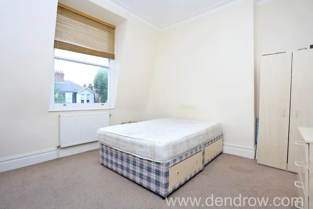 Photo 3 — Wymering Road, London, W9 2NF