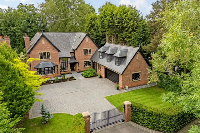 Upcast Lane, Alderley Edge, SK9, photo 1