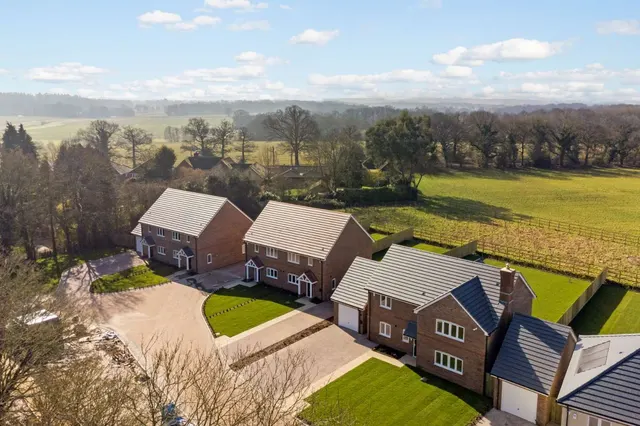 Meadow View, Fields View Close, Pamber End, Tadley, West Berkshire, RG26 5WS, photo 1