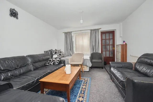 Hudswell Street, Wakefield, WF1, photo 2