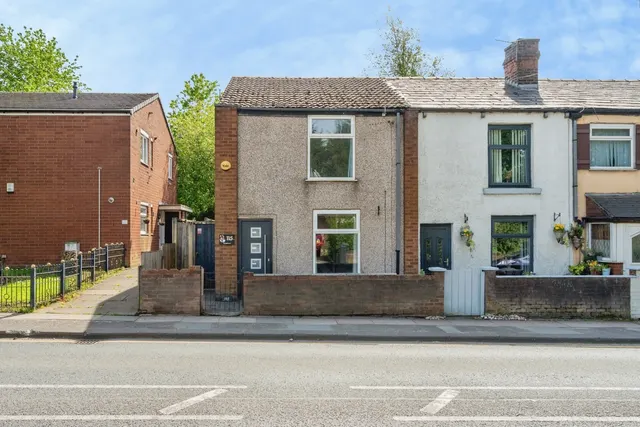 Wigan Road, Westhoughton, BL5, photo 1