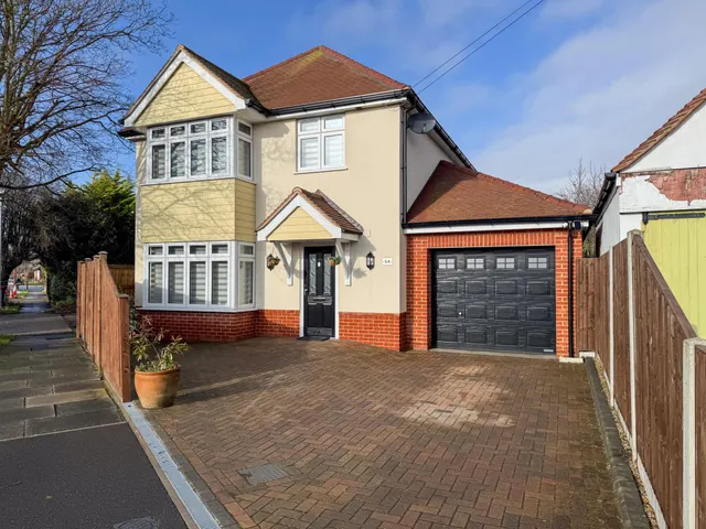 Greenway, Frinton-on-Sea, photo 1