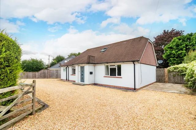19 Highfield Road, Ringwood, BH24 1RG, photo 1