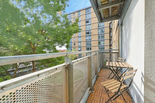 Victoria Road, London, W3, photo 3