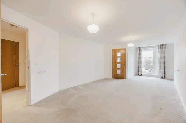 Bright South Facing Apartment in Huns, photo 3