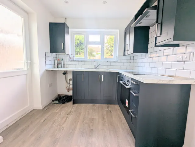 Swift Close, Bedford, MK41, photo 2