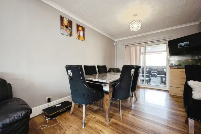 Photo 2 — Wyatt Road, Kempston, Bedford, Bedfordshire, MK42