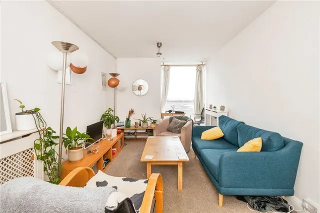 Bramlands Close, London, SW11, photo 1