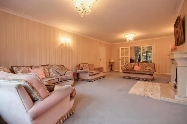 Photo 3 — 50 Cheyne Walk, Hornsea