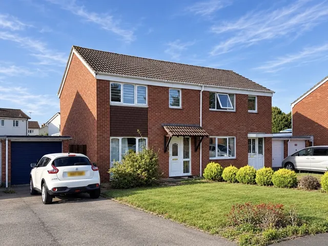 Broughton Close, Taunton, photo 1