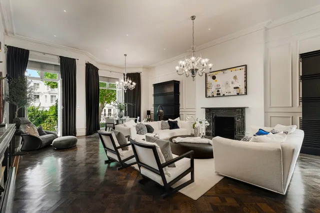 Vicarage Gate, Kensington, London, photo 1