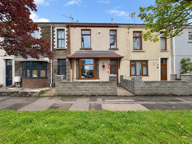 Station Road, Fforestfach, SA5, photo 1