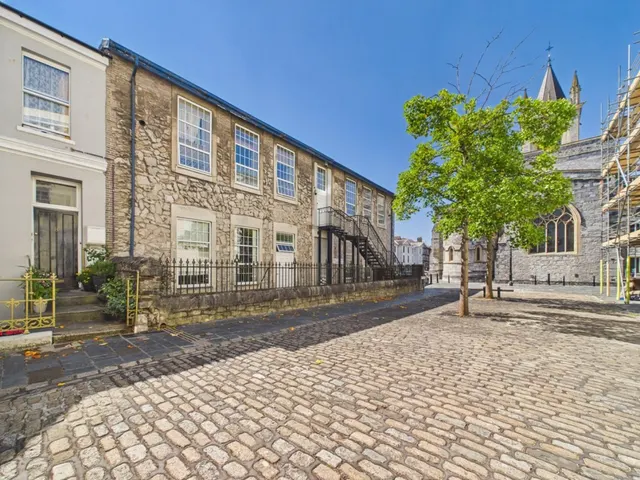 Hollywood Terrace, Wyndham Street West, photo 1