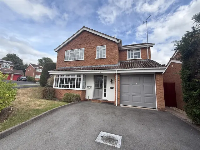 4 bedroom house, Stonepits Lane, Redditch