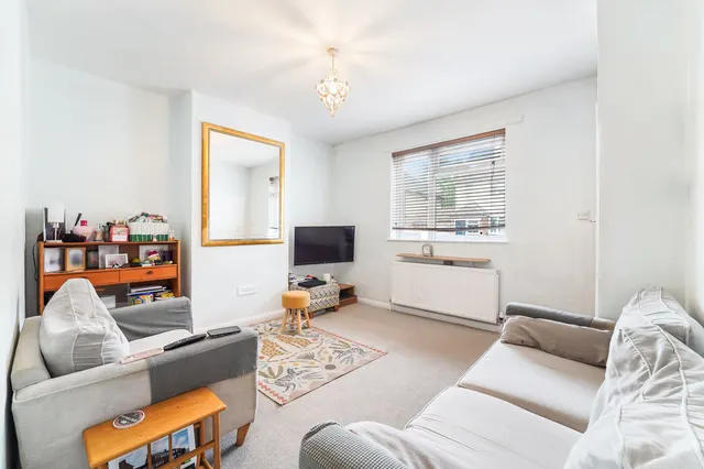 Gladstone Road, Surbiton, KT6, photo 1