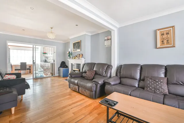 59 Review Road, London, photo 1