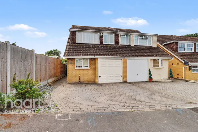 Durrants Close, Rainham, RM13, photo 1
