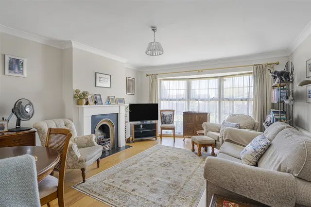 Steyning Close, Seaford, photo 2