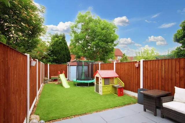 Photo 2 — Elmsett Close, Great Sankey, Warrington, Warrington, WA5 3RX