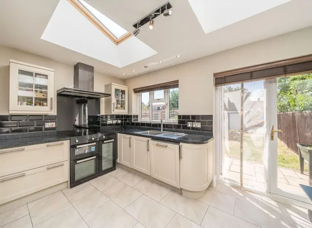 Photo 3 — Orme Road, Kingston Upon Thames, KT1