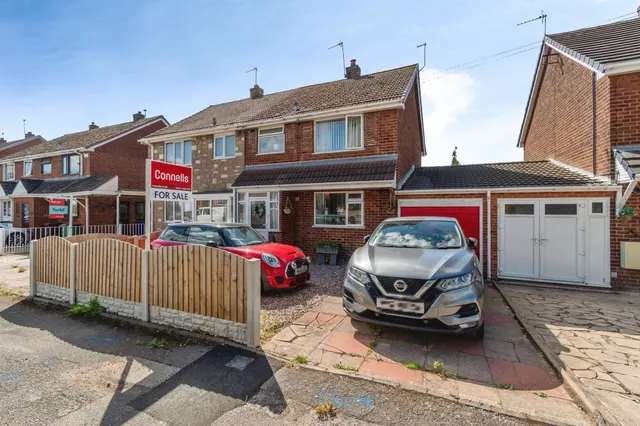 Bridges Crescent, Norton Canes, WS11, photo 1