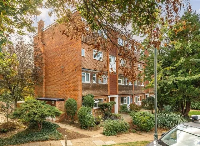 Broom Close, Teddington, TW11, photo 1